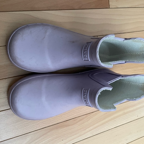 Cotton On kids rainboots gum boots lavender size 13/1 kids - Picture 2 of 6